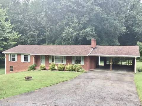 4014 Hartsoe Rd, Winston Salem, NC 27107