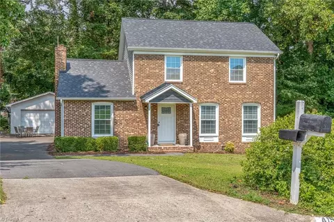 415 Lardner Ct, High Point, NC 27260