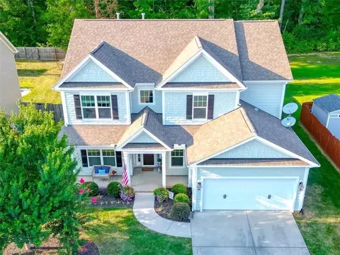 2427 Hammock Dr, High Point, NC 27265 photo 5