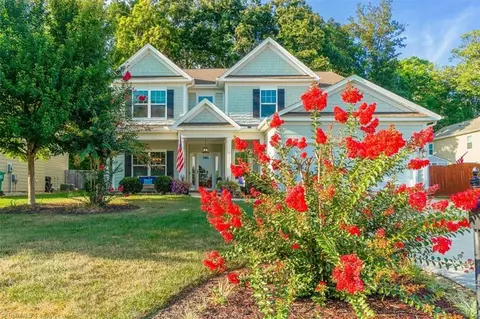 2427 Hammock Dr, High Point, NC 27265 photo 2