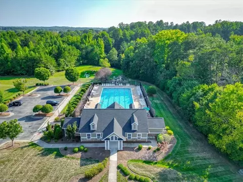 2427 Hammock Dr, High Point, NC 27265 photo 46