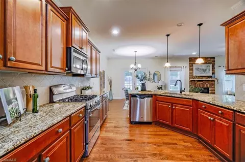 2427 Hammock Dr, High Point, NC 27265 photo 17