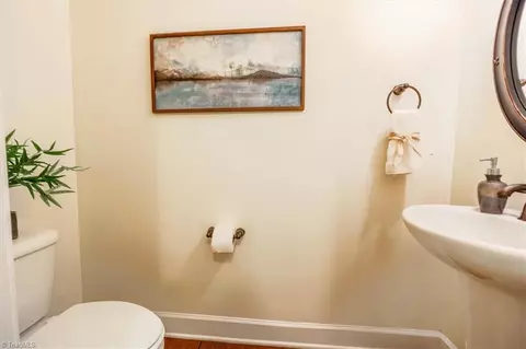 2427 Hammock Dr, High Point, NC 27265 photo 25