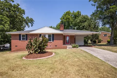1913 Darlington Pl, Greensboro, NC 27405