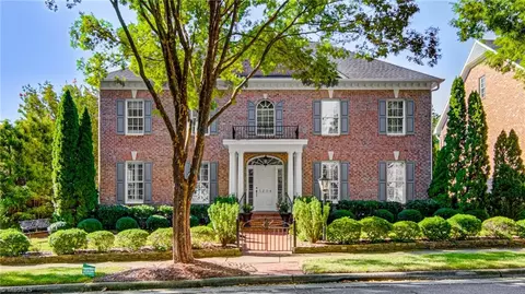5204 Bodie Ln, Greensboro, NC 27455