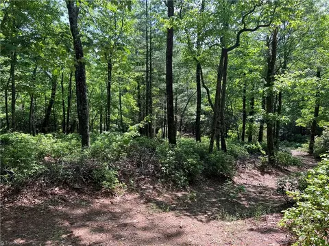 1 Breeze Hill Rd, North Wilkesboro, NC 28659
