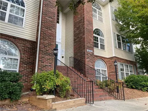 3725 Morris Farm Dr #2D, Greensboro, NC 27409