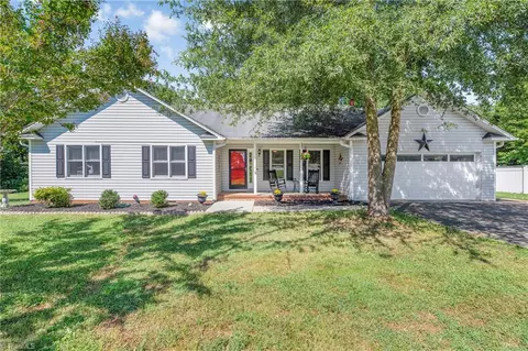 120 Carrie Cir, Mocksville, NC 27028