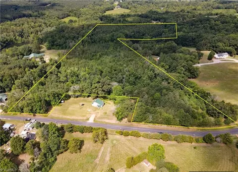 370 Park Springs Lake Rd, Providence, NC 27315