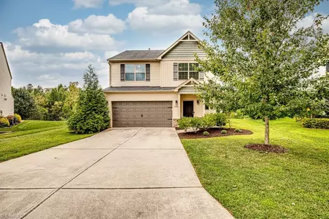 3884 Crestwell Cove Ct, Winston Salem, NC 27103