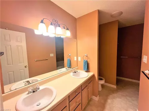 309 Frank Cherry St, Eden, NC 27288 photo 11
