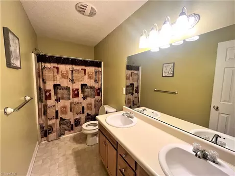 309 Frank Cherry St, Eden, NC 27288 photo 14