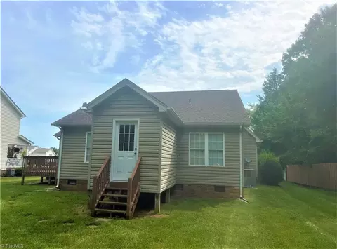 309 Frank Cherry St, Eden, NC 27288 photo 4