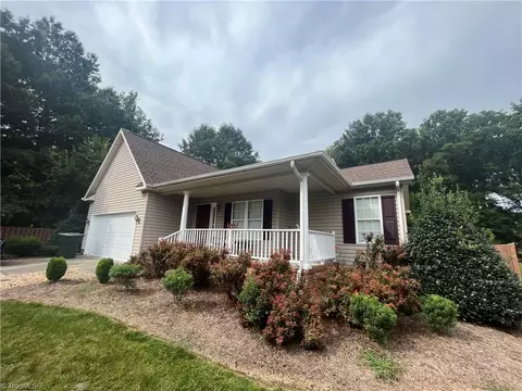 309 Frank Cherry St, Eden, NC 27288 photo 6