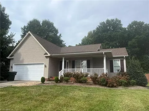 309 Frank Cherry St, Eden, NC 27288 photo 2