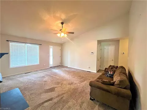 309 Frank Cherry St, Eden, NC 27288 photo 9