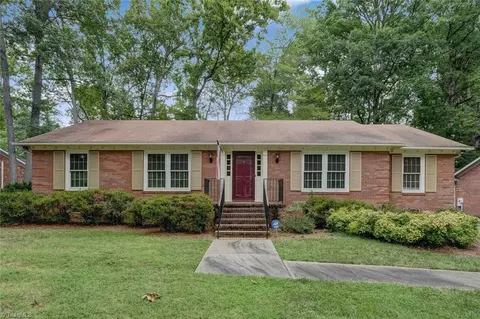 4112 Pheasant Run Dr, Greensboro, NC 27455