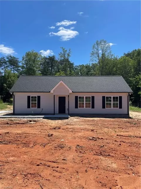 8945 Belews Creek Rd, Belews Creek, NC 27009