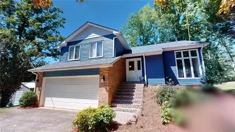 723 Old Barn Cir, Pilot Mountain, NC 27041