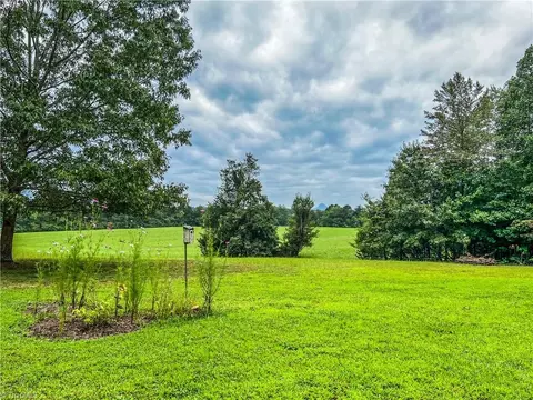 1383 Gravitte Rd, Pilot Mountain, NC 27041 photo 12