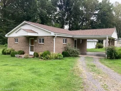 1093 Bethlehem Church Rd, Eden, NC 27288