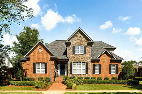 110 Bridgewood Ln, Bermuda Run, NC 27006