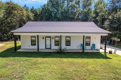 101 Lynn Dr, Archdale, NC 27263
