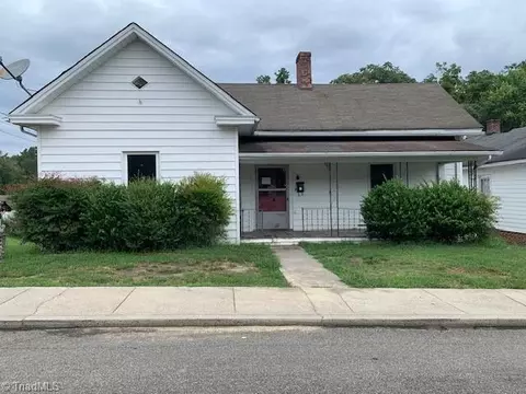 134 Elm St, Mount Airy, NC 27030