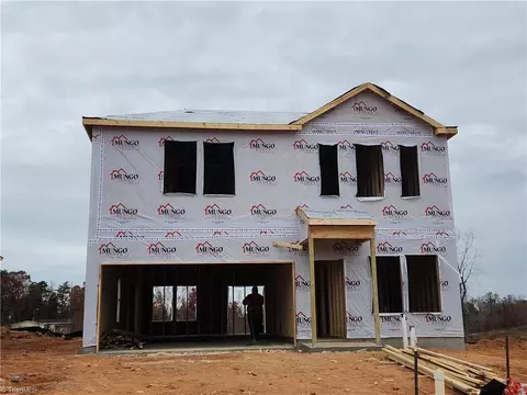 635 Mallards Down Ln, Kernersville, NC 27284