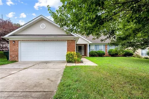 4608 Ridgefall Rd, Greensboro, NC 27410