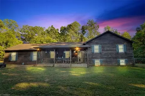 9225 Nc Highway 150, Reidsville, NC 27320