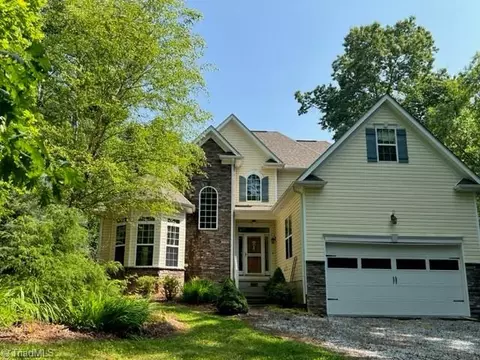 161 Jewell Ct, Mount Airy, NC 27030