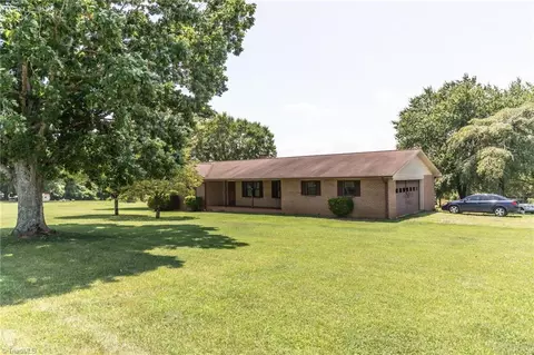 1013 Midway Rd, Statesville, NC 28625