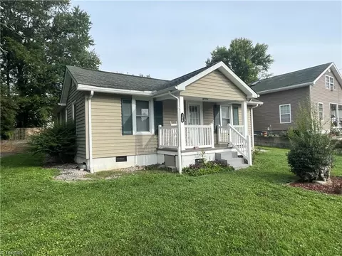 158 Green St, Mount Airy, NC 27030