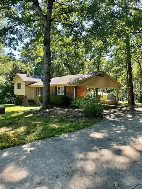5269 Kimberly Ln, Trinity, NC 27370 photo 2
