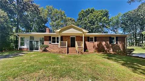 110 Lee St N, Winston Salem, NC 27107