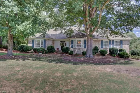 620 Burning Tree Cir, High Point, NC 27265