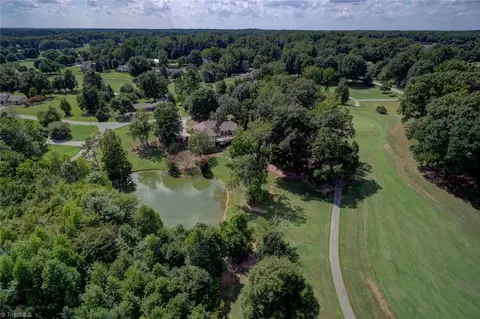 620 Burning Tree Cir, High Point, NC 27265 photo 38