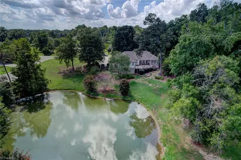620 Burning Tree Cir, High Point, NC 27265 photo 41