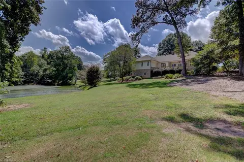 620 Burning Tree Cir, High Point, NC 27265 photo 35
