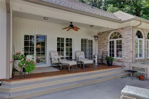 620 Burning Tree Cir, High Point, NC 27265 photo 4