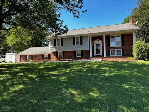167 Ridgewood Dr, North Wilkesboro, NC 28659