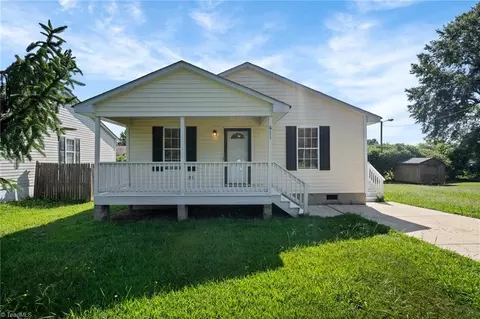 611 Chavis Dr, Greensboro, NC 27401