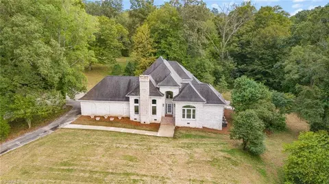 120 Robert Everhart Rd, Lexington, NC 27292