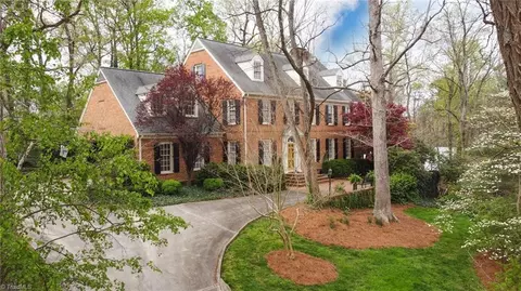 1221 Yorkshire Dr, High Point, NC 27262