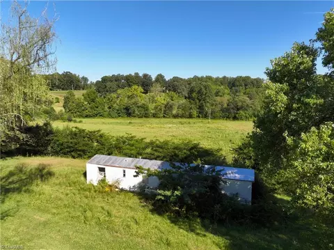116 Elmo Ln, Pinnacle, NC 27043 photo 19