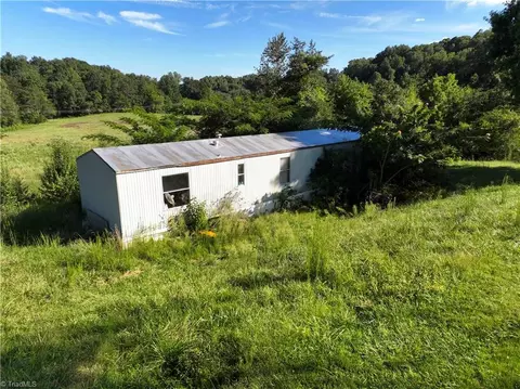 116 Elmo Ln, Pinnacle, NC 27043 photo 18