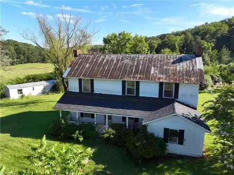 116 Elmo Ln, Pinnacle, NC 27043 photo 2