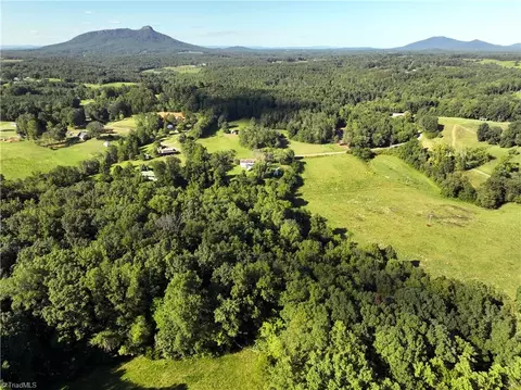 116 Elmo Ln, Pinnacle, NC 27043 photo 12
