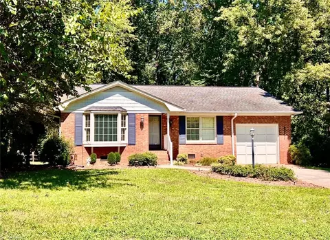 2005 Sunrise Cir, Lexington, NC 27295